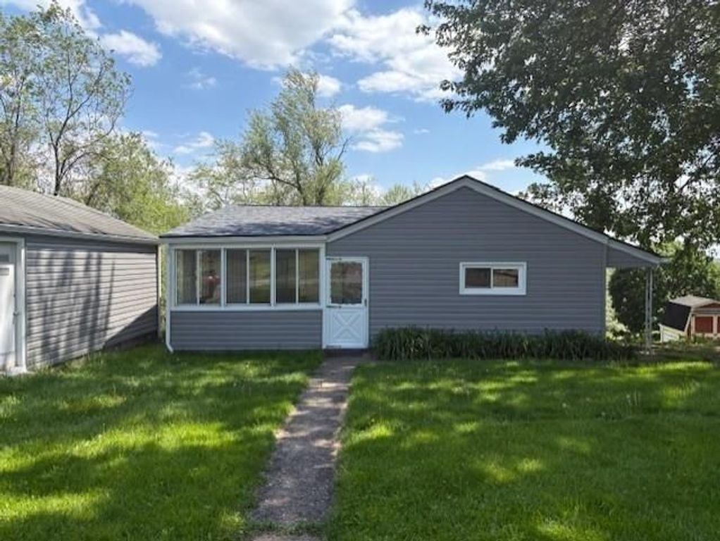 6365 Tuscarawas Rd, Ohioville, PA 15052