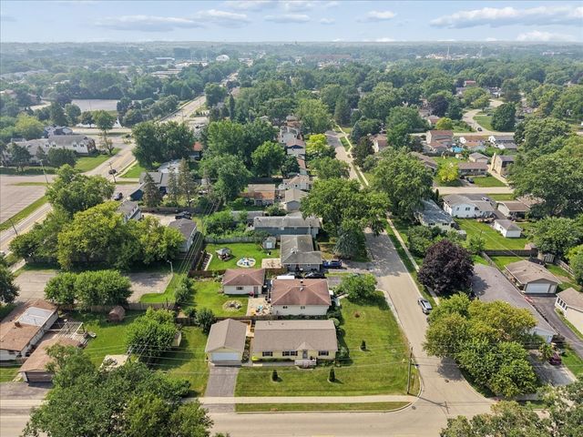 411 Highland Road, Grayslake, IL 60030