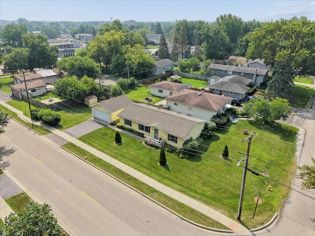 411 Highland Road, Grayslake, IL 60030