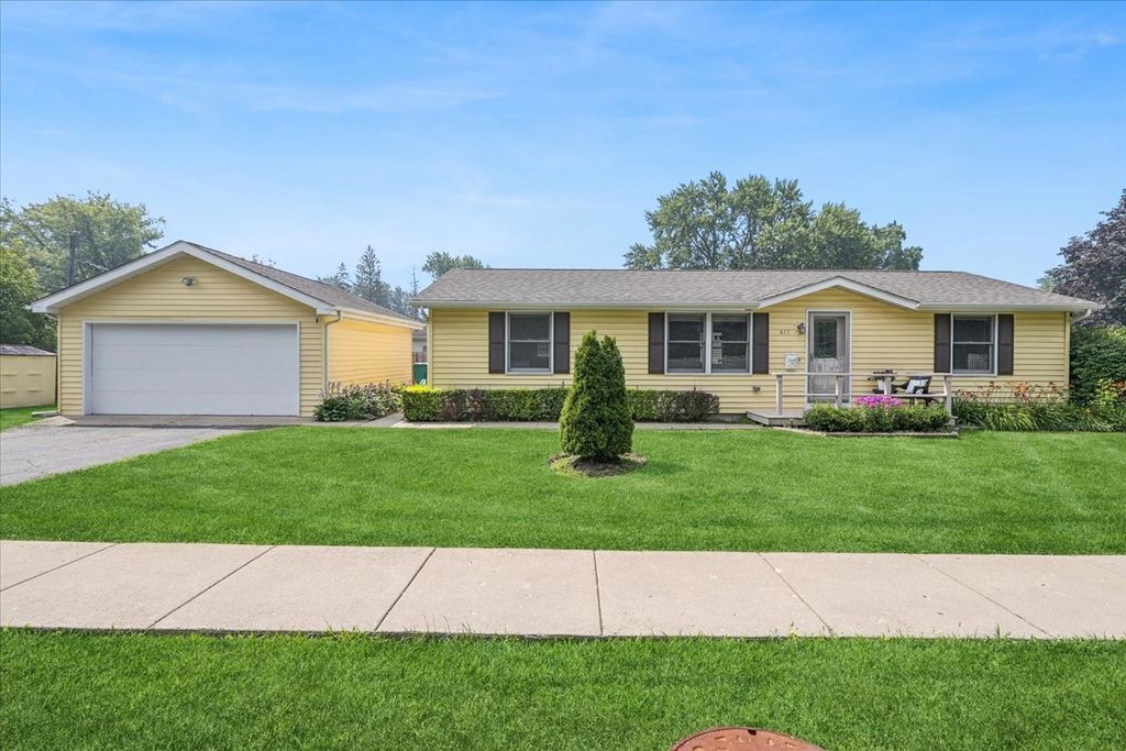 411 Highland Road, Grayslake, IL 60030