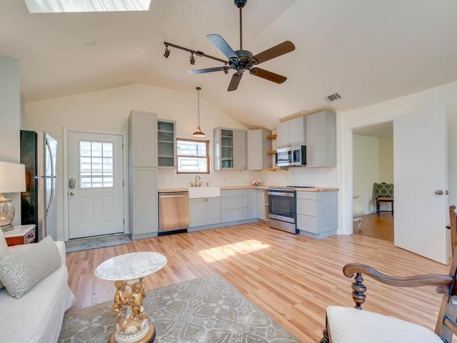 1607 Woodlawn BLVD Guest, Austin, TX 78703