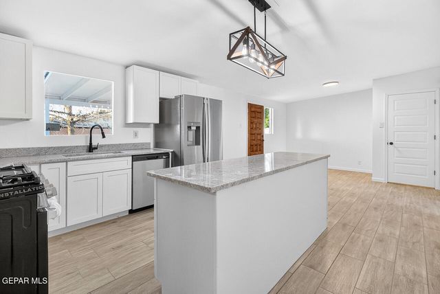 10105 SAIGON Drive, El Paso, TX 79925