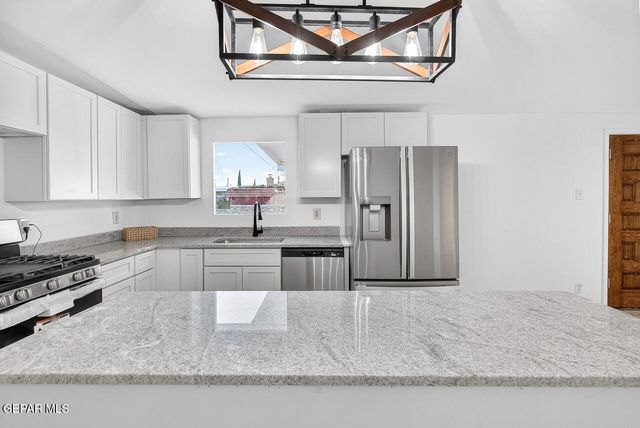 10105 SAIGON Drive, El Paso, TX 79925