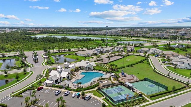 4618 SWEET RETREAT RUN, Lakewood Ranch, FL 34211