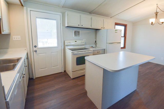 3960 Willow Heights Drive SW, Rochester, MN 55902