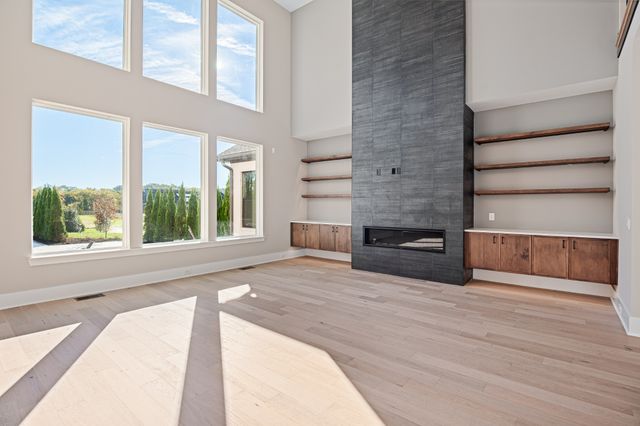 1760 Dean Rd, Thompsons Station, TN 37179