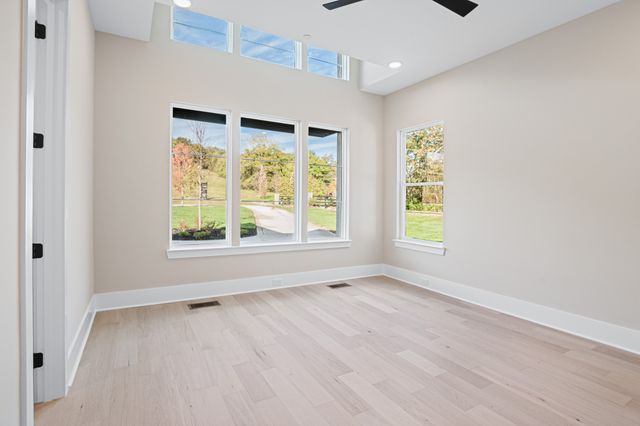 1760 Dean Rd, Thompsons Station, TN 37179