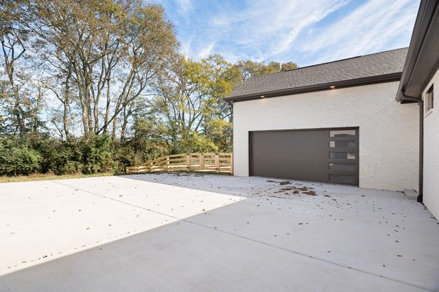 1760 Dean Rd, Thompsons Station, TN 37179