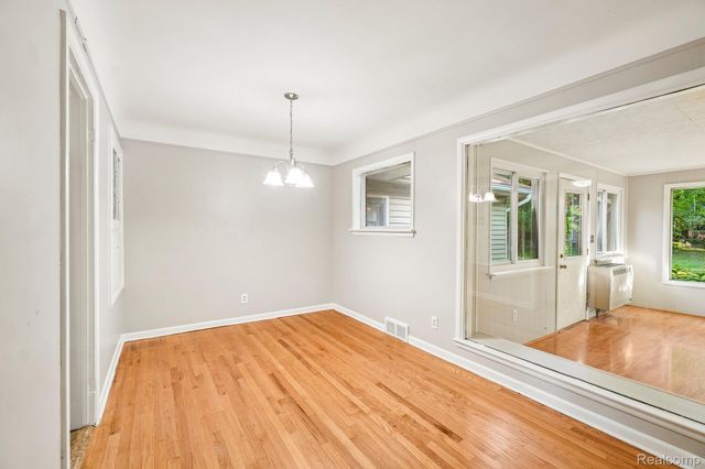 74 Barrington Road, Bloomfield Charter Township, MI 48302