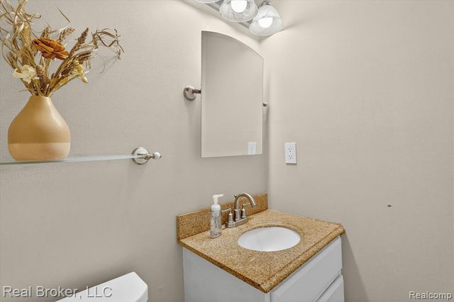 3885 Morgan Road, Lake Orion, MI 48359