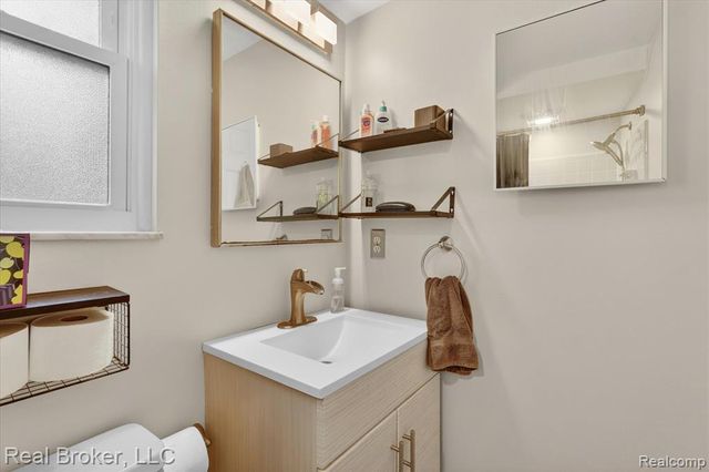 3885 Morgan Road, Lake Orion, MI 48359