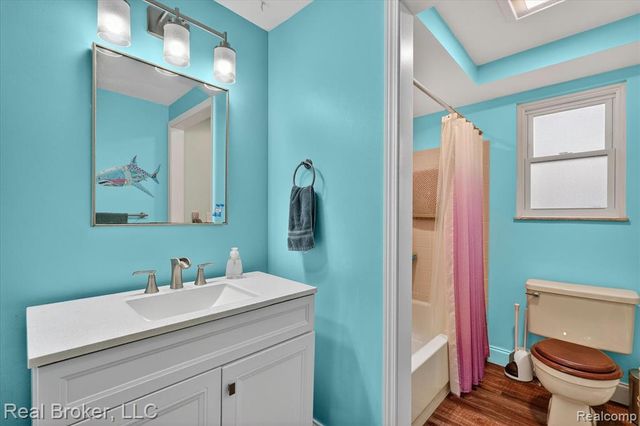3885 Morgan Road, Lake Orion, MI 48359