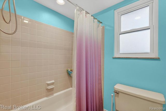 3885 Morgan Road, Lake Orion, MI 48359