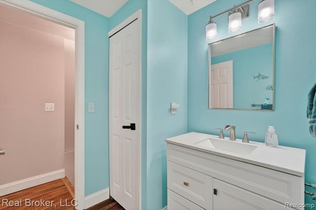 3885 Morgan Road, Lake Orion, MI 48359
