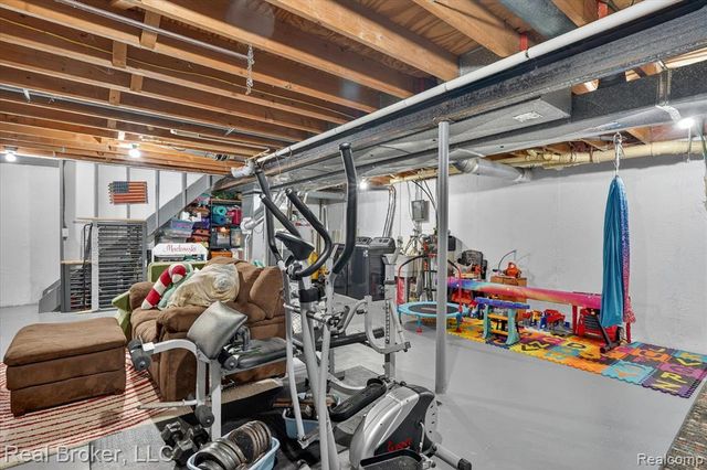 3885 Morgan Road, Lake Orion, MI 48359