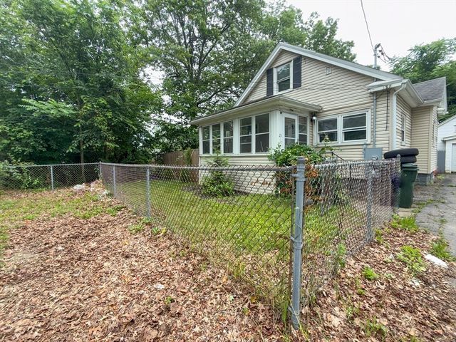 23 Eldert St, Springfield, MA 01109