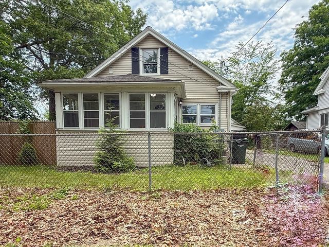 23 Eldert St, Springfield, MA 01109