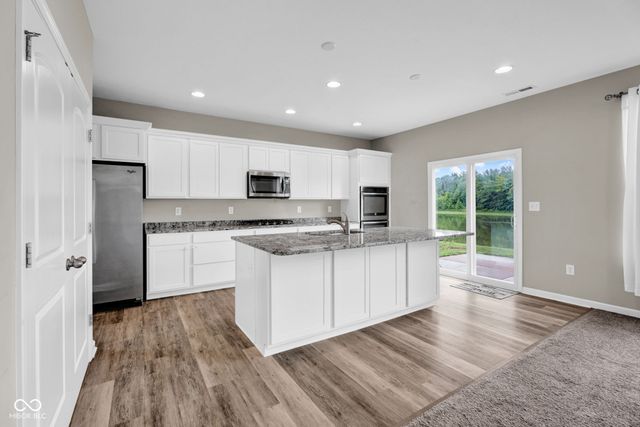 2241 Creek Bank Drive, Columbus, IN 47201