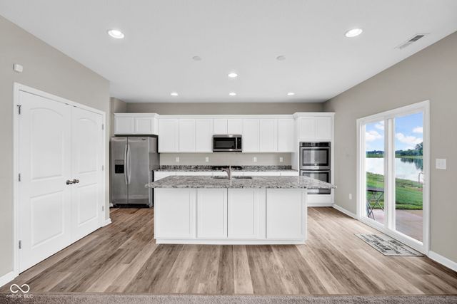 2241 Creek Bank Drive, Columbus, IN 47201