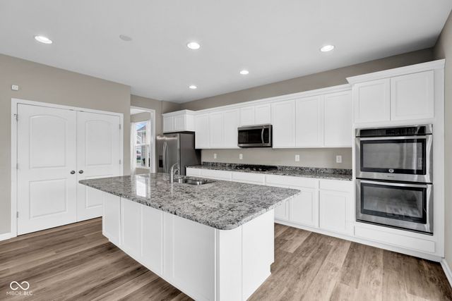 2241 Creek Bank Drive, Columbus, IN 47201