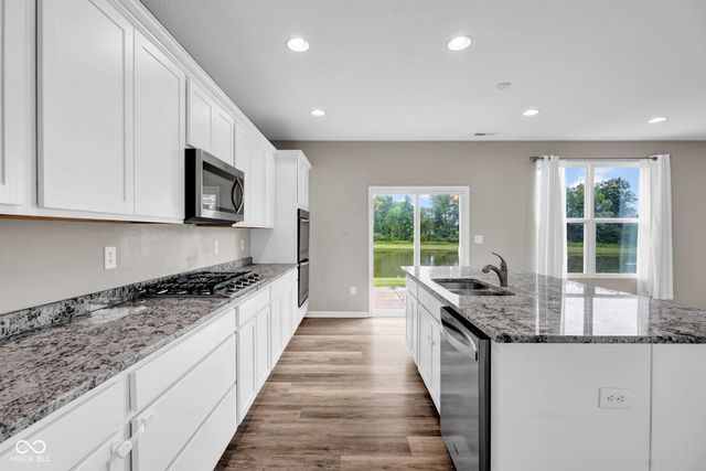 2241 Creek Bank Drive, Columbus, IN 47201