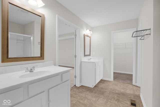 2241 Creek Bank Drive, Columbus, IN 47201