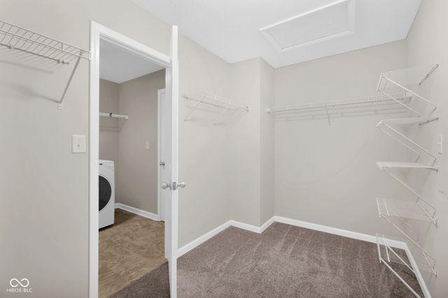 2241 Creek Bank Drive, Columbus, IN 47201