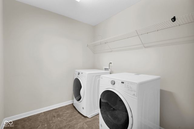 2241 Creek Bank Drive, Columbus, IN 47201