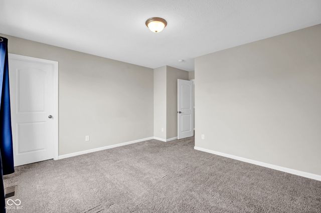 2241 Creek Bank Drive, Columbus, IN 47201