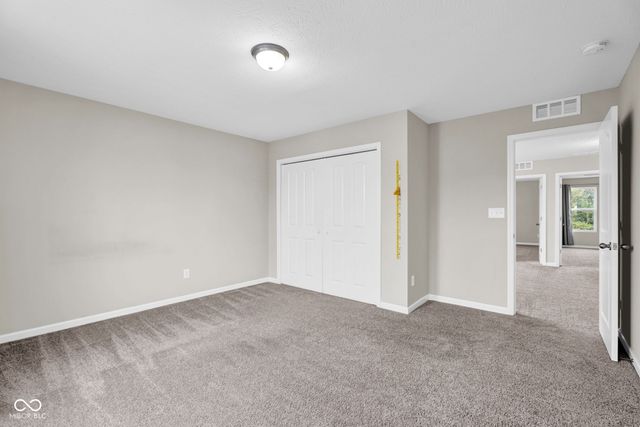 2241 Creek Bank Drive, Columbus, IN 47201