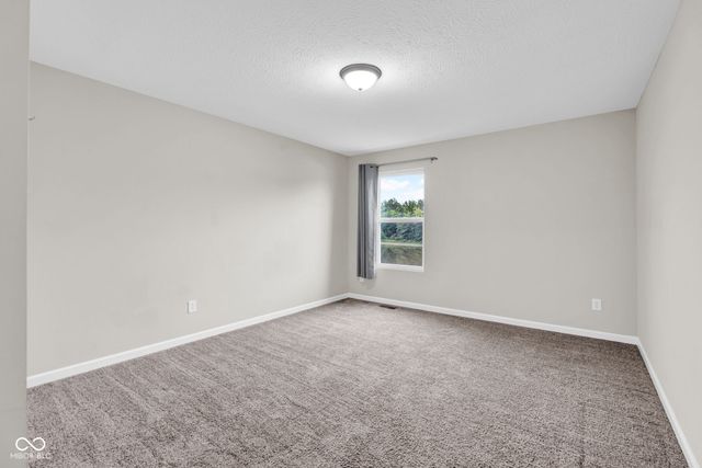 2241 Creek Bank Drive, Columbus, IN 47201