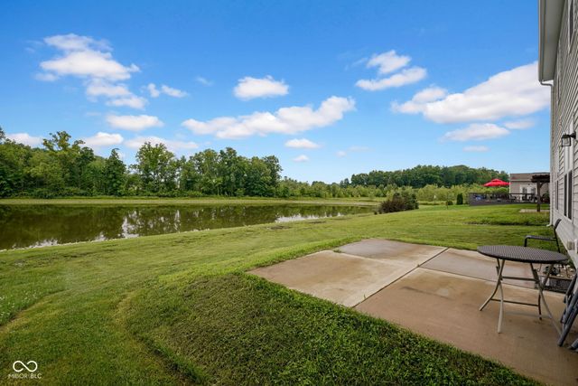 2241 Creek Bank Drive, Columbus, IN 47201
