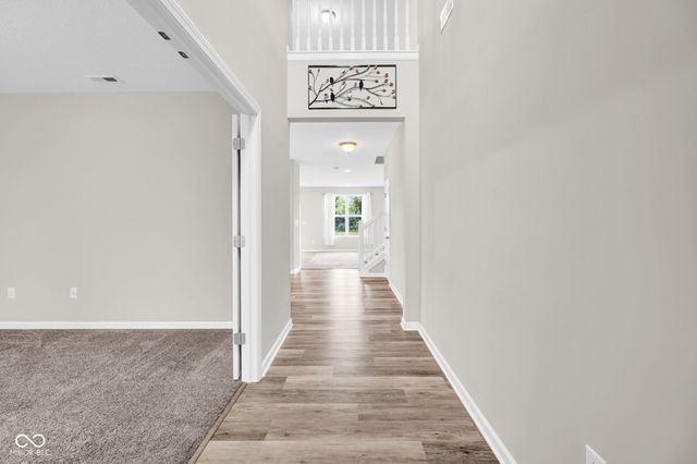 2241 Creek Bank Drive, Columbus, IN 47201