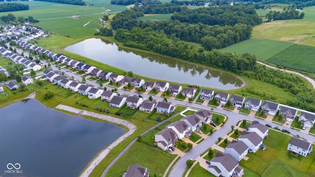 2241 Creek Bank Drive, Columbus, IN 47201