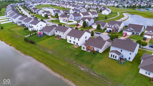 2241 Creek Bank Drive, Columbus, IN 47201