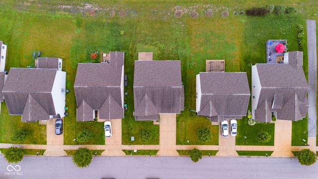 2241 Creek Bank Drive, Columbus, IN 47201
