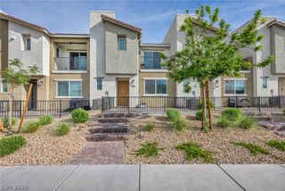 2645 Wimbledon White Court, North Las Vegas, NV 89086