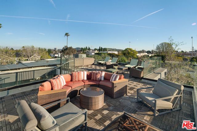 2819 S Canfield Avenue, Los Angeles, CA 90034