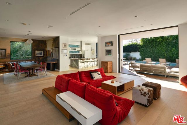 2819 S Canfield Avenue, Los Angeles, CA 90034