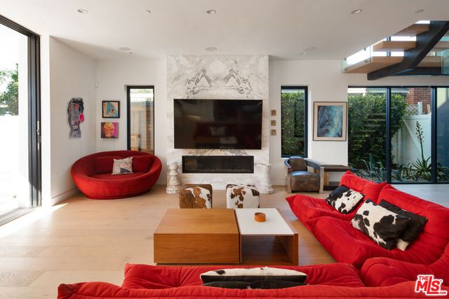 2819 S Canfield Avenue, Los Angeles, CA 90034