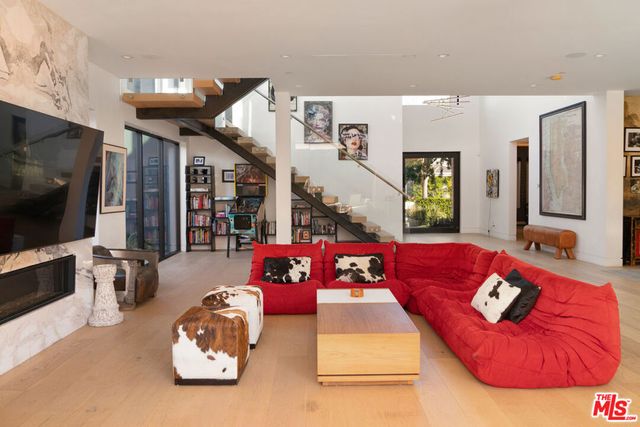 2819 S Canfield Avenue, Los Angeles, CA 90034