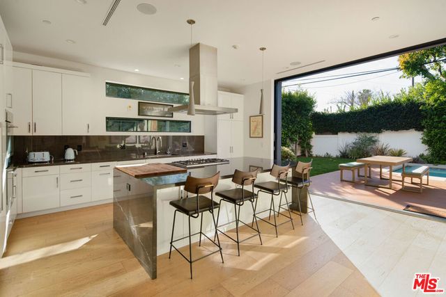 2819 S Canfield Avenue, Los Angeles, CA 90034