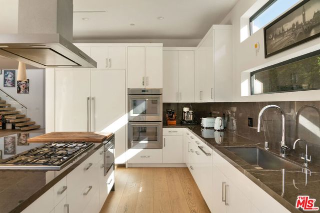 2819 S Canfield Avenue, Los Angeles, CA 90034