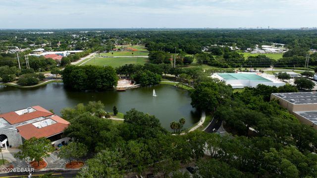1052 Azalea Pointe Drive, Port Orange, FL 32129
