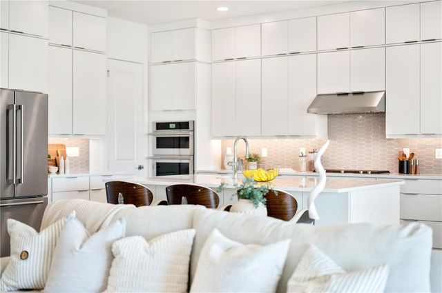 2592 WATERFRONT CIRCLE, Sarasota, FL 34240