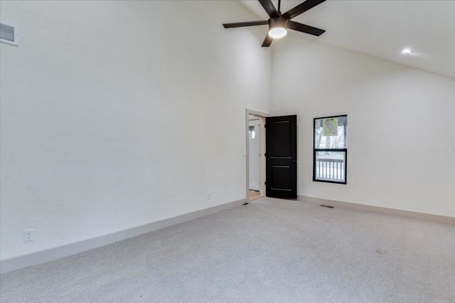 102 E Oak St, Douglass, KS 67039