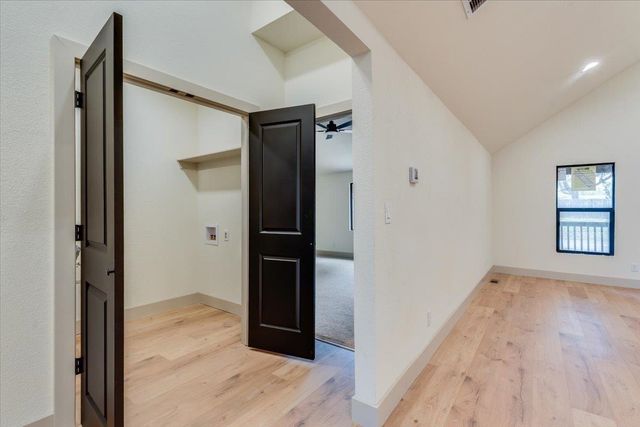 102 E Oak St, Douglass, KS 67039