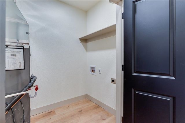 102 E Oak St, Douglass, KS 67039