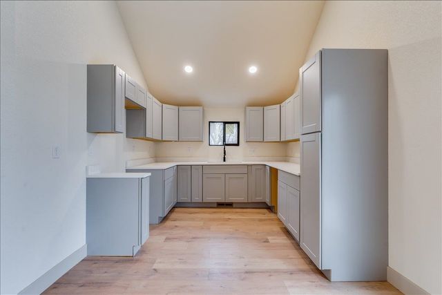 102 E Oak St, Douglass, KS 67039