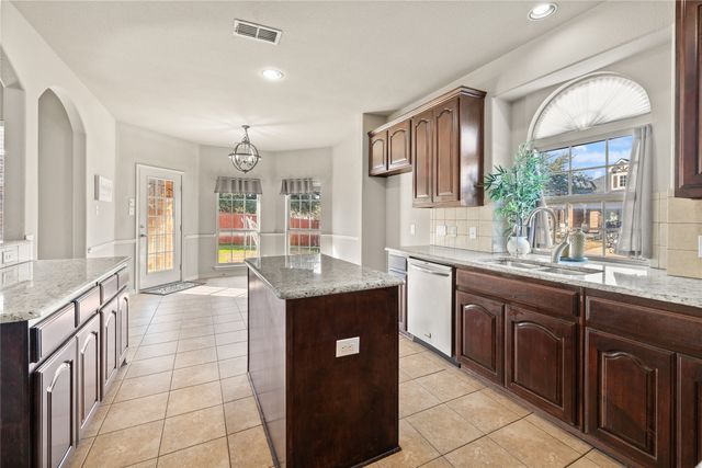 1300 Spanish Needle Trail, Fort Worth, TX 76177